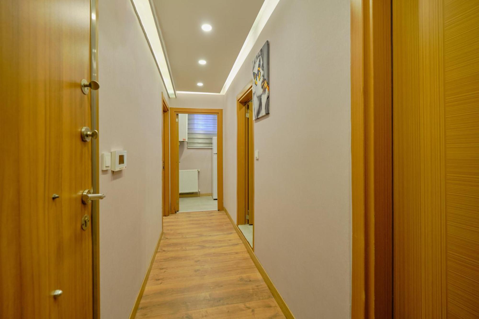 1 Jakuzili Apartment *
