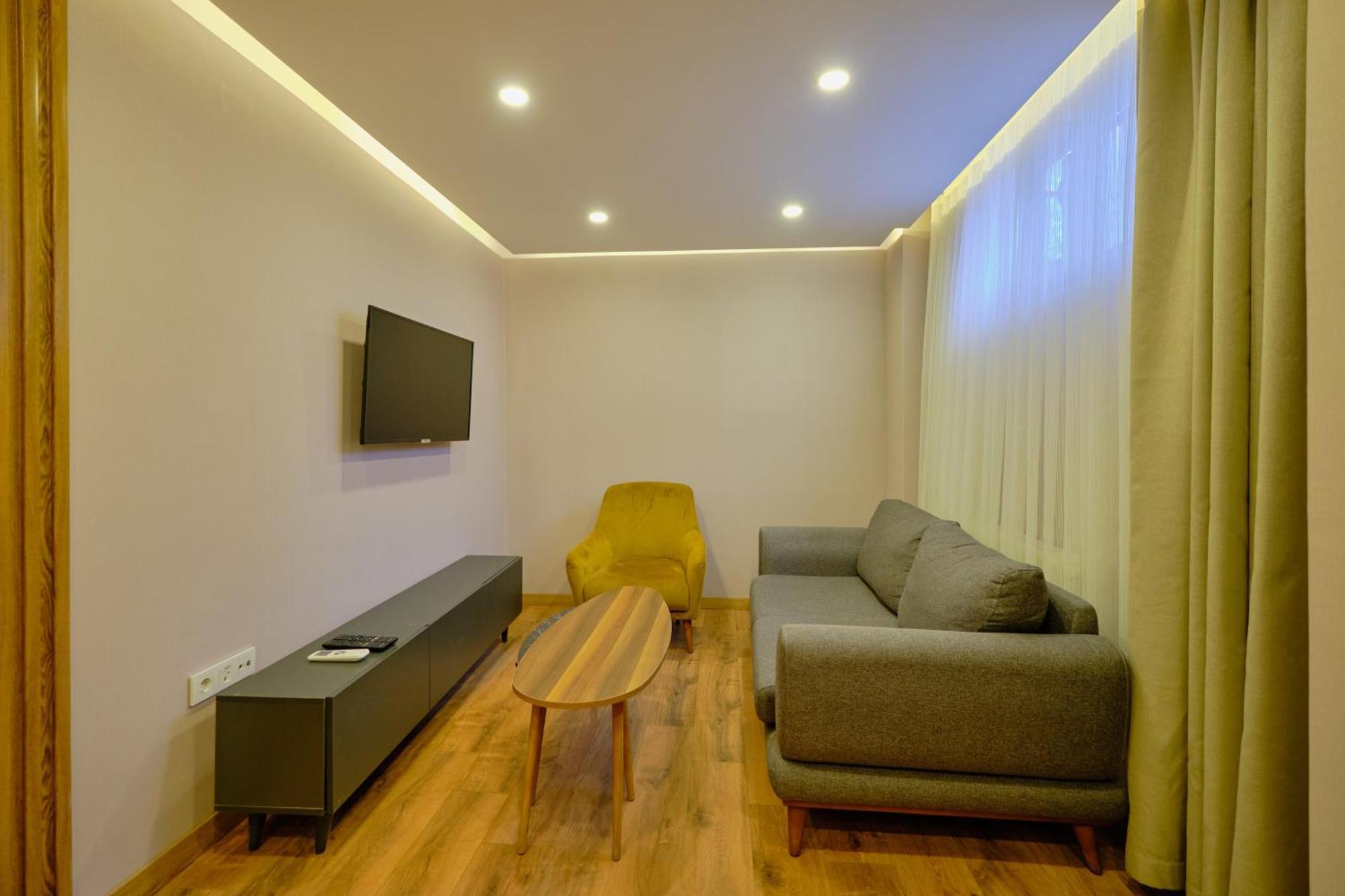 Apartment 1 Jakuzili